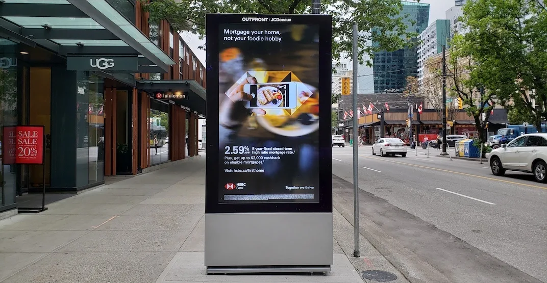 Durable and High-Impact Outdoor Digital Signage : Engage Audiences in Any Environment