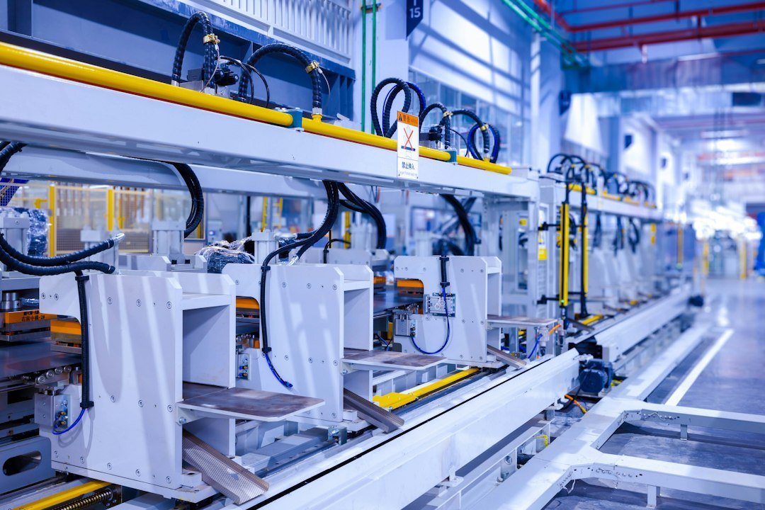 Automated manufacturing line for industrial packaging applications
